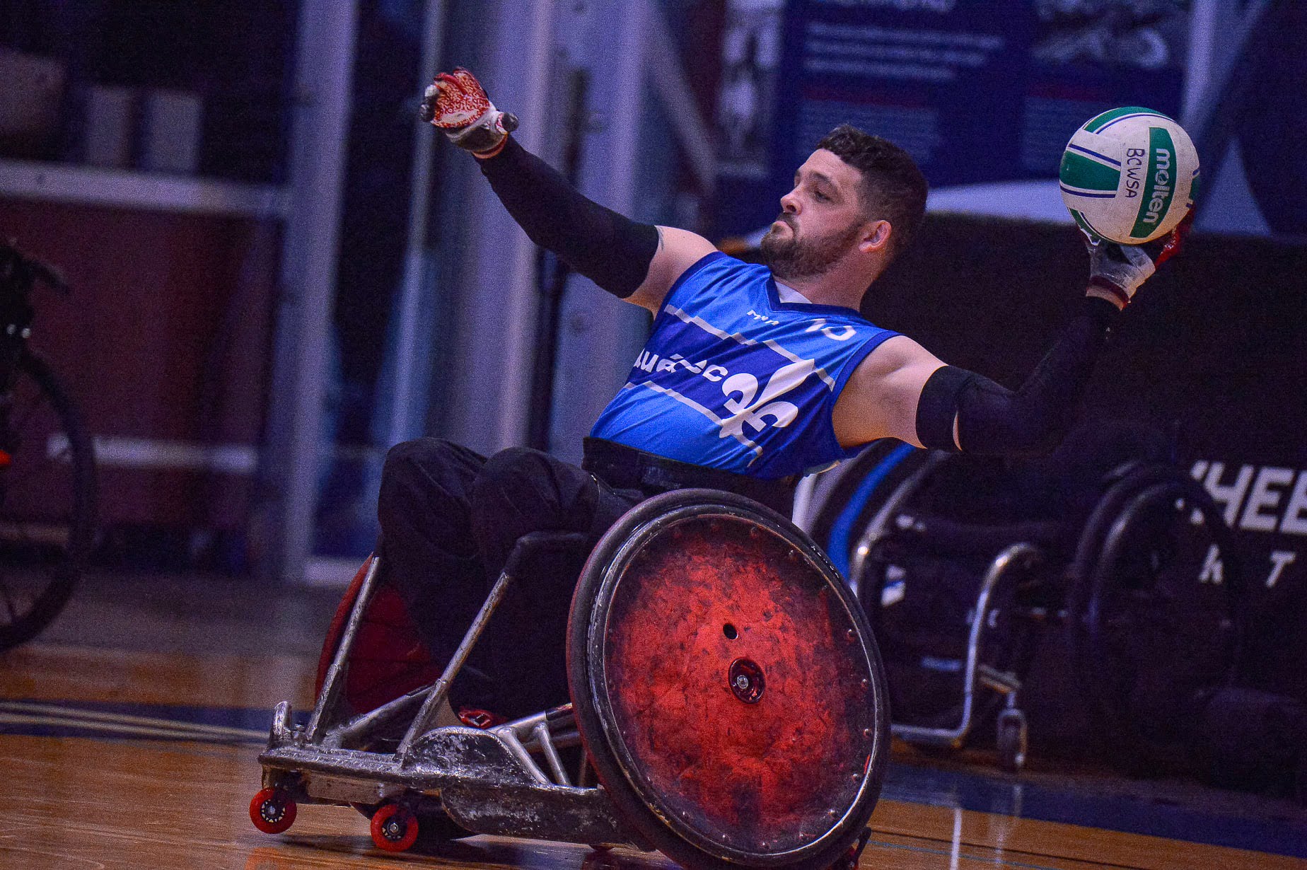 Photo BC Wheelchair Sports Association : Benjamin Perkins, tournoi invitation de rugby en fauteuil roulant de Vancouver.